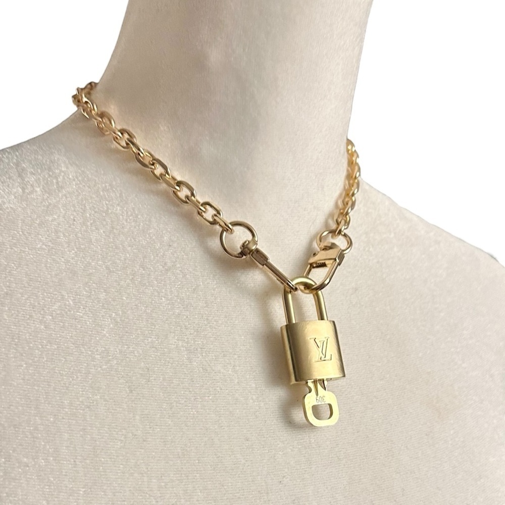 Authentic Louis Vuitton #320 Lock & Key Set on a 18K Gold Plated Chain Necklace - Picture 2 of 7